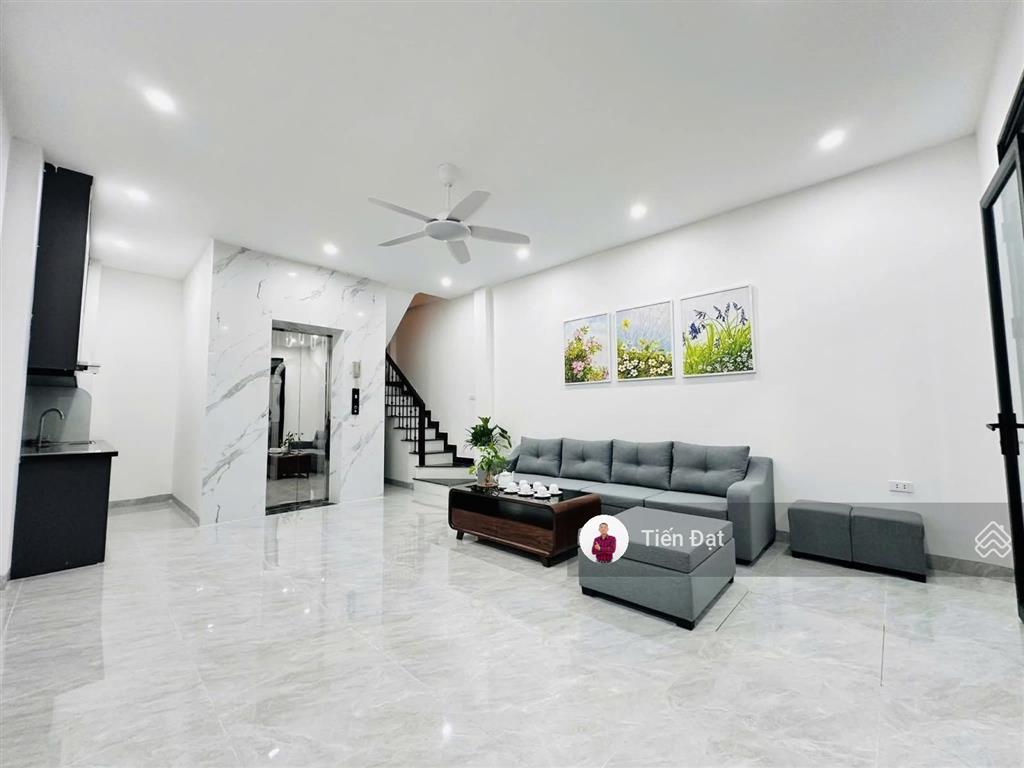 Bán nhà ngọc hà hoàng hoa thám, nhà mới tinh, thang máy xịn, nội thất đầy đủ ở ngay giá 11,7 tỷ