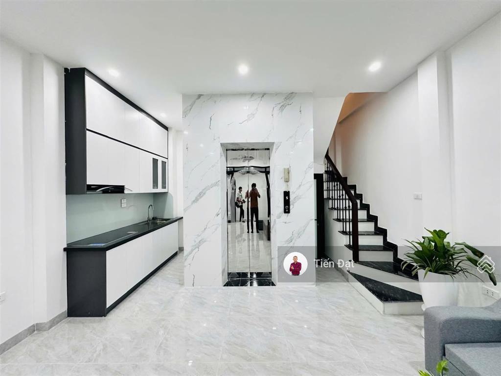 Bán nhà ngọc hà hoàng hoa thám, nhà mới tinh, thang máy xịn, nội thất đầy đủ ở ngay giá 11,7 tỷ