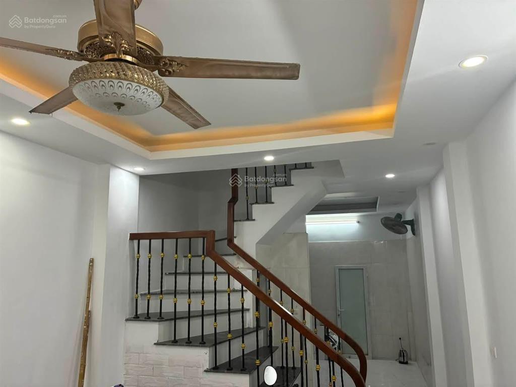 Bán nhà nguyễn khánh toàn 35m2 x 5 tầng  dân xây  cầu giấy  chủ thiện chí bán giá 8,85 tỷ có tl