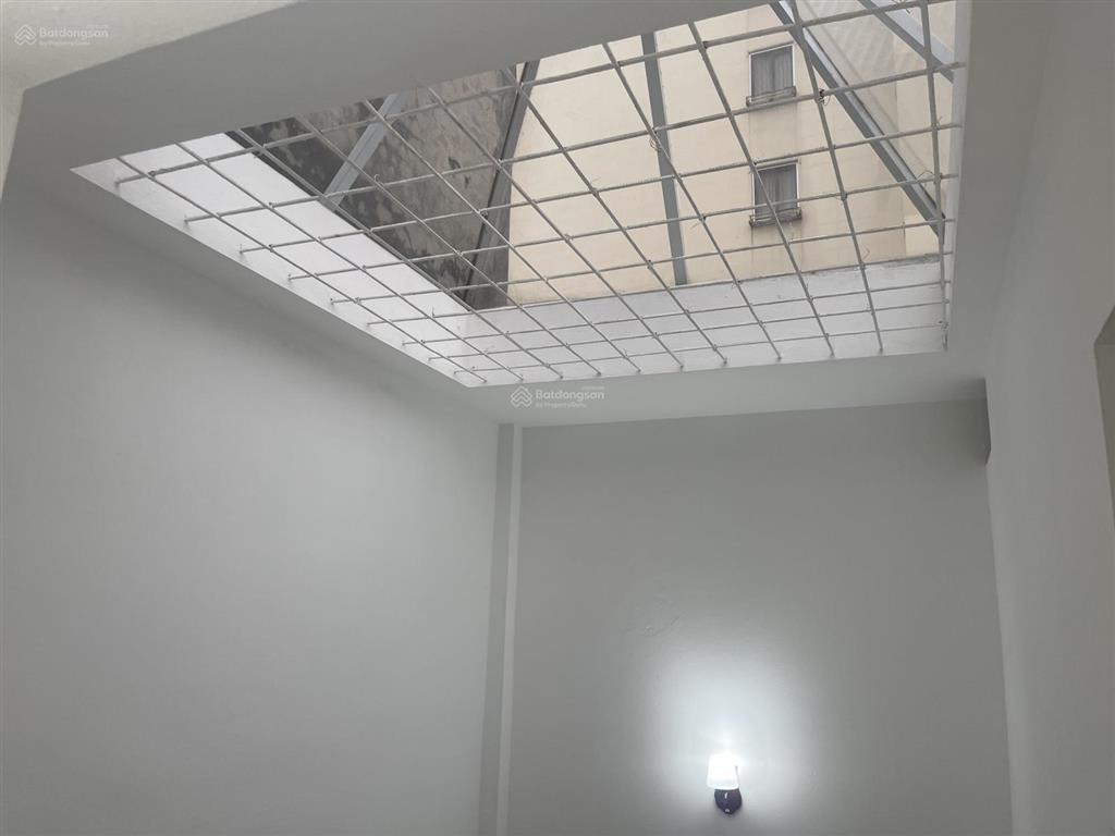 Bán nhà nguyễn đình hoàn ngã tư hoàng quốc việt, lạc long quân, 45m2 x 4 tầng full nội, giá 11,7 tỷ