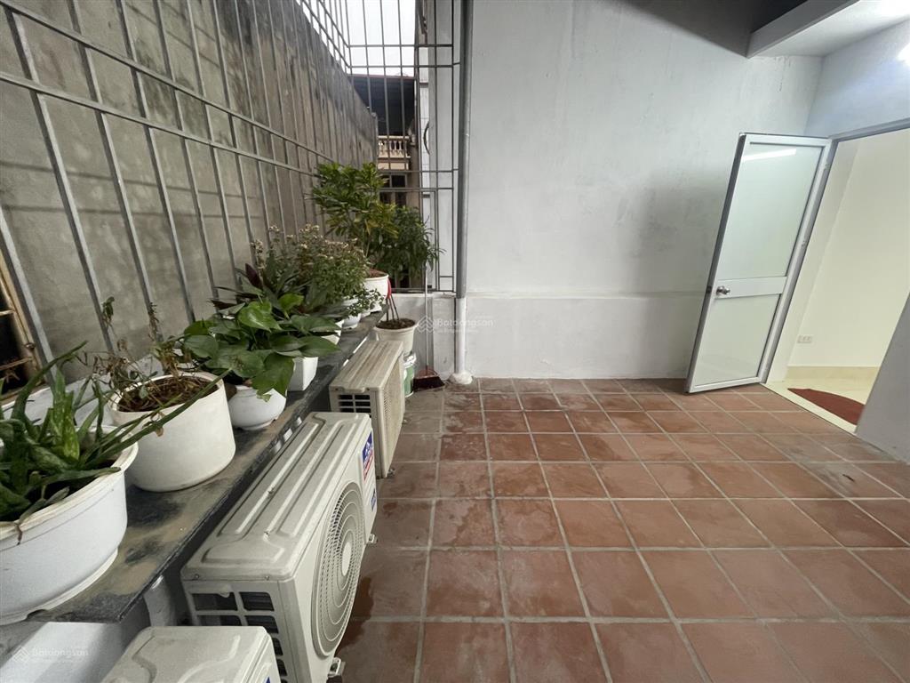 Bán nhà nguyễn đình hoàn ngã tư hoàng quốc việt, lạc long quân, 45m2 x 4 tầng full nội, giá 11,7 tỷ