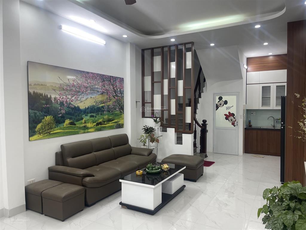 Bán nhà nguyễn đình hoàn ngã tư hoàng quốc việt, lạc long quân, 45m2 x 4 tầng full nội, giá 11,7 tỷ