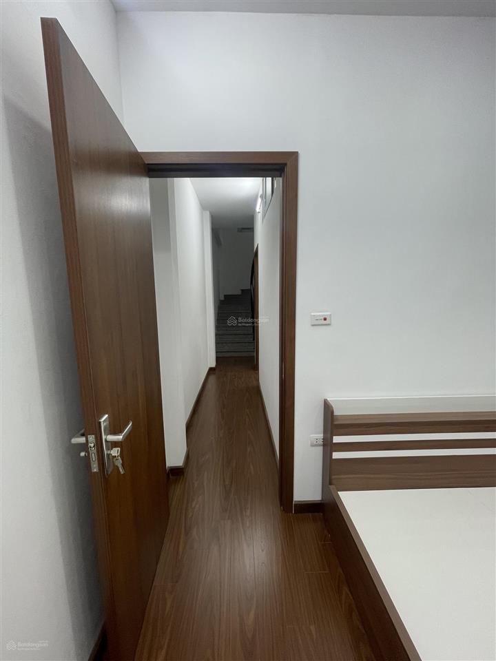 Bán nhà nguyễn đình hoàn ngã tư hoàng quốc việt, lạc long quân, 45m2 x 4 tầng full nội, giá 11,7 tỷ