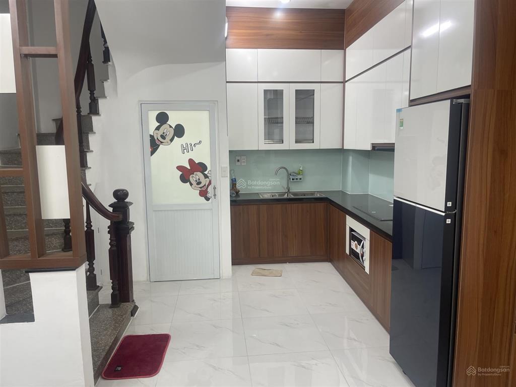 Bán nhà nguyễn đình hoàn ngã tư hoàng quốc việt, lạc long quân, 45m2 x 4 tầng full nội, giá 11,7 tỷ