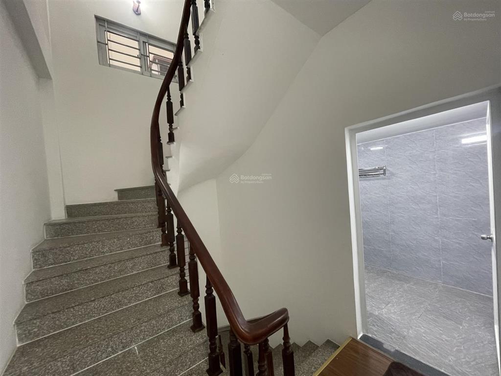 Bán nhà nguyễn đình hoàn ngã tư hoàng quốc việt, lạc long quân, 45m2 x 4 tầng full nội, giá 11,7 tỷ