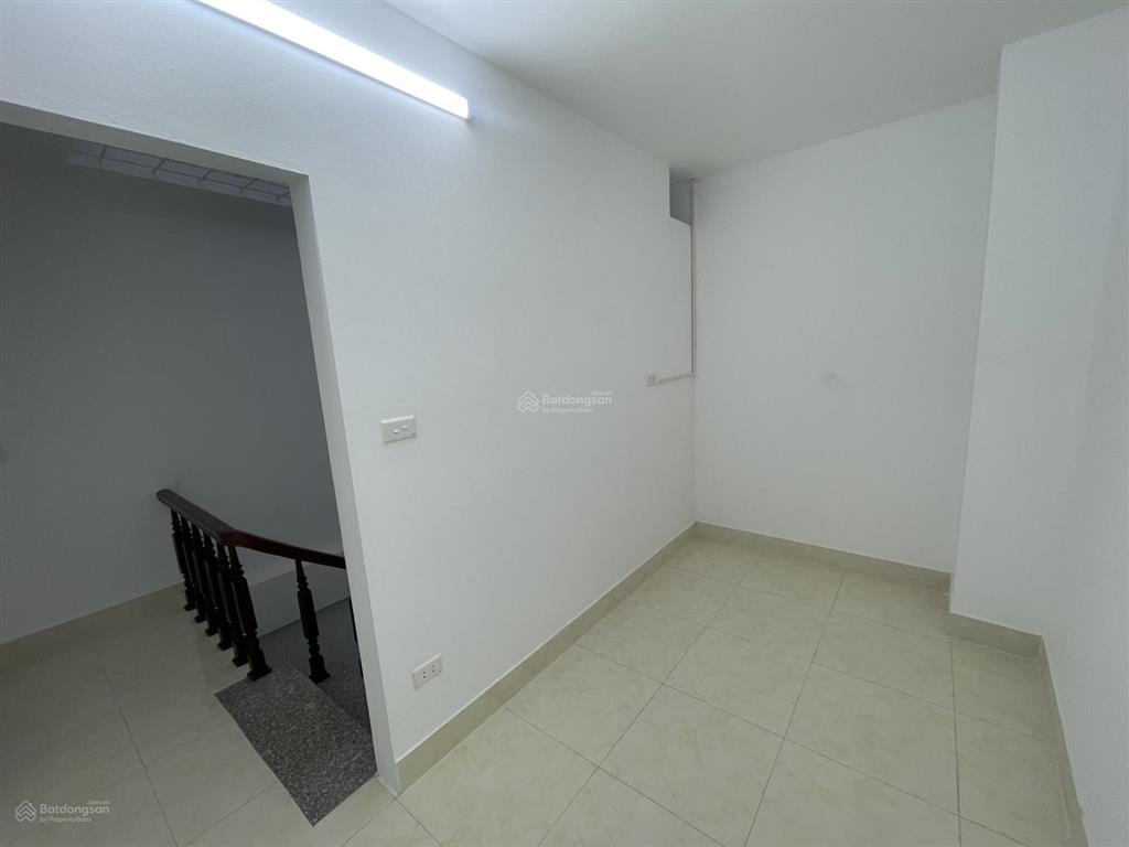 Bán nhà nguyễn đình hoàn ngã tư hoàng quốc việt, lạc long quân, 45m2 x 4 tầng full nội, giá 11,7 tỷ