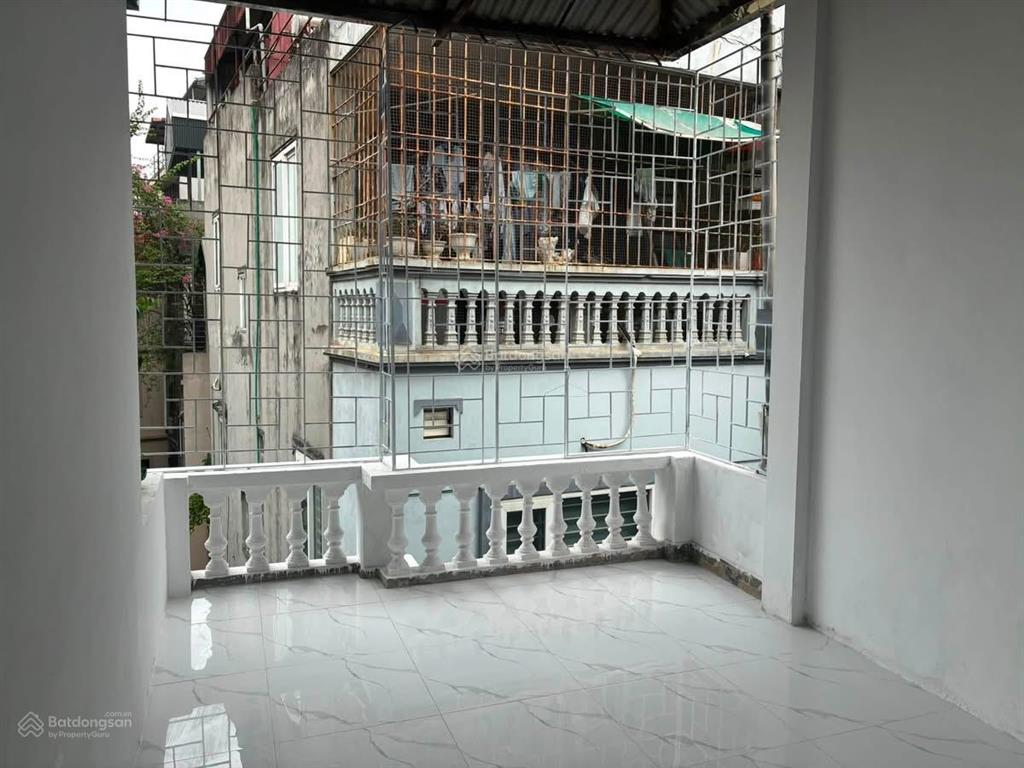 Bán nhà dương quảng hàm 35m2 x 5 tầng  dân xây  cầu giấy  chủ thiện chí bán giá 8,85 tỷ có tl.