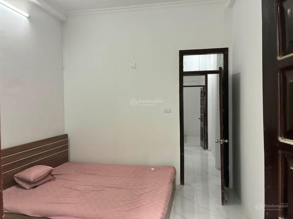 Bán nhà dương quảng hàm 35m2 x 5 tầng  dân xây  cầu giấy  chủ thiện chí bán giá 8,85 tỷ có tl.