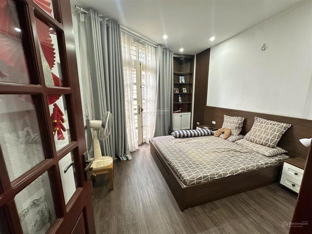 Bán nhà phân lô phạm tuấn tài, ô tô, vỉa hè, dt 31,4m2, lô góc, nhà dân 4 tầng, giá 15,5 tỷ có tl
