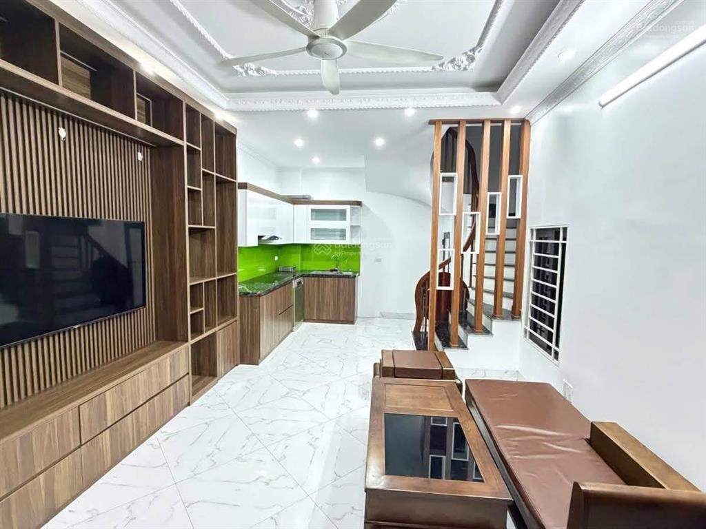 Bán nhà xuân đỉnh, 31m2, nhà 5 tầng, full nội thất, cách ô tô 10m, giá 7,95 tỷ.  0987 396 ***