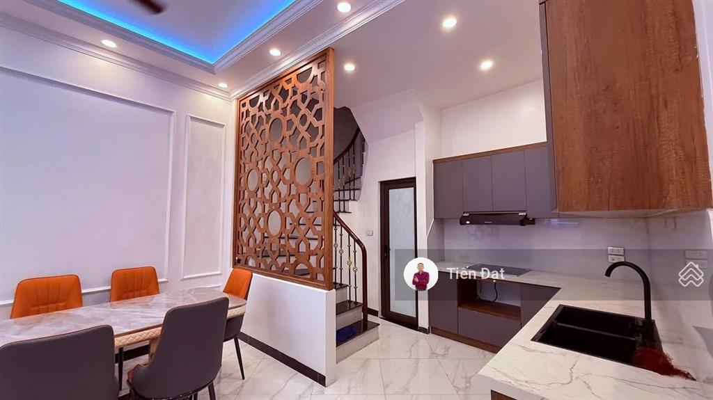 Bán nhà phố văn cao thông ra hoàng hoa thám, trung tâm ba đình, nhà mới đẹp ở ngay, sát hồ tây