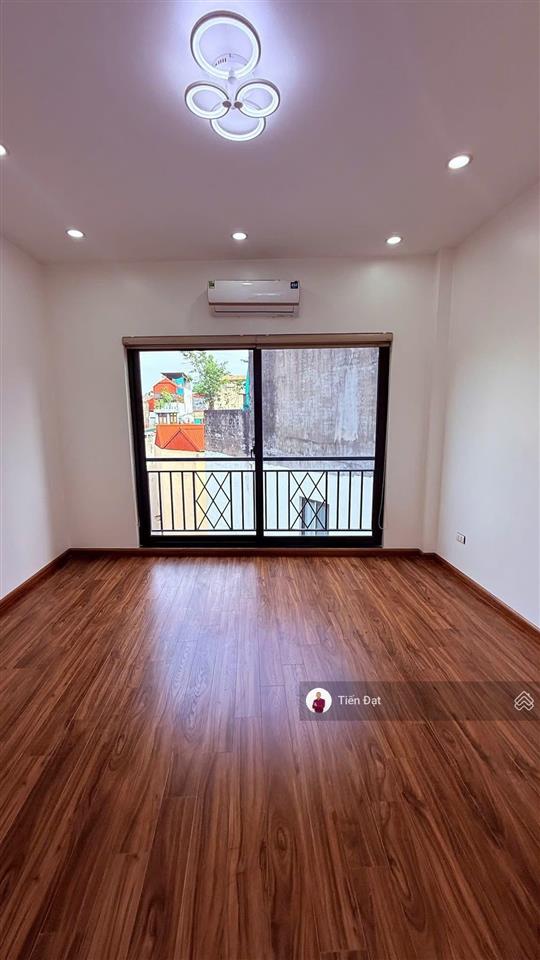 Bán nhà phố văn cao thông ra hoàng hoa thám, trung tâm ba đình, nhà mới đẹp ở ngay, sát hồ tây