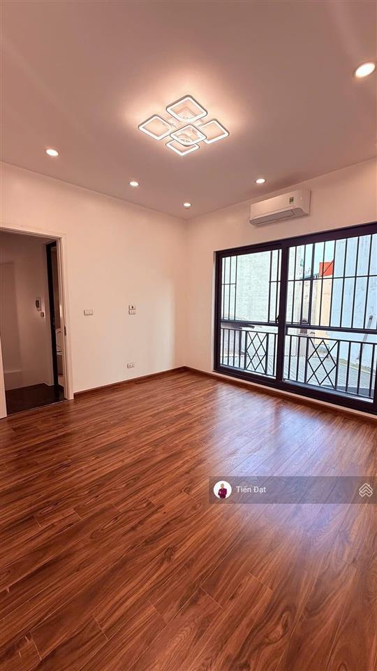 Bán nhà phố văn cao thông ra hoàng hoa thám, trung tâm ba đình, nhà mới đẹp ở ngay, sát hồ tây