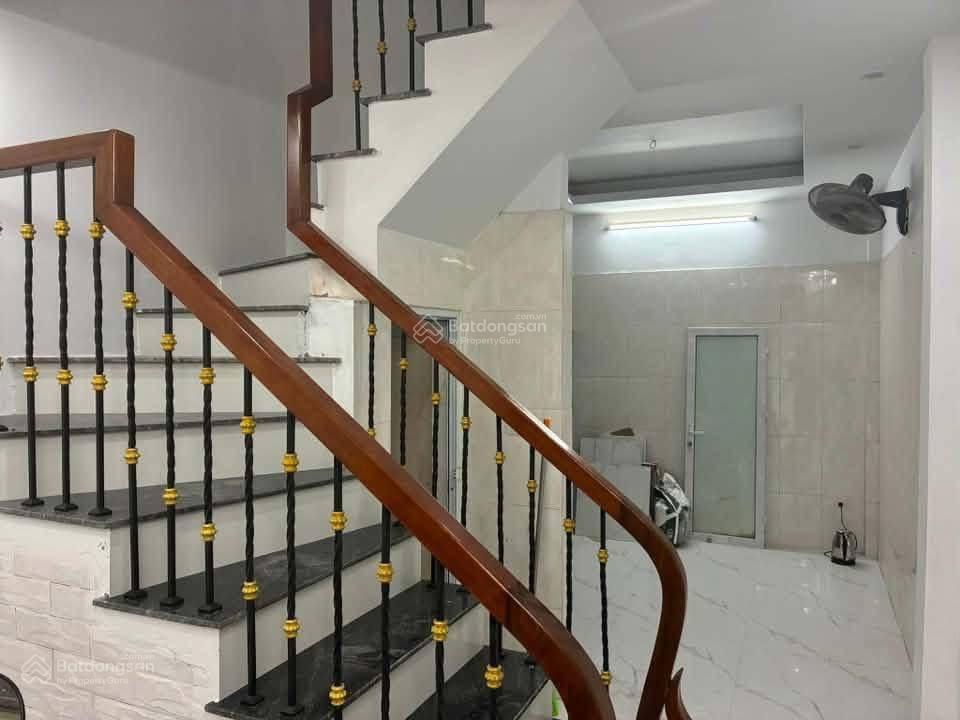 Bán nhà nguyễn khánh toàn 32,5m2 x 5 tầng dân xây  cầu giấy  chủ thiện chí bán giá 8,85 tỷ có tl