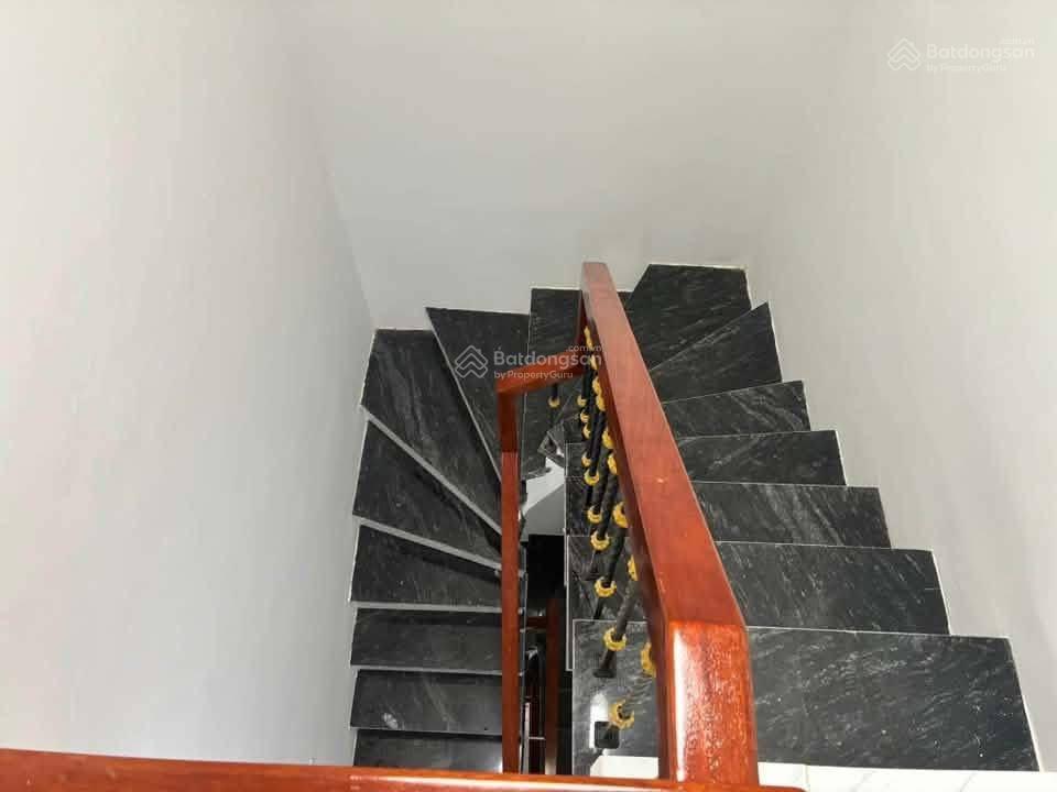 Bán nhà nguyễn khánh toàn 32,5m2 x 5 tầng dân xây  cầu giấy  chủ thiện chí bán giá 8,85 tỷ có tl