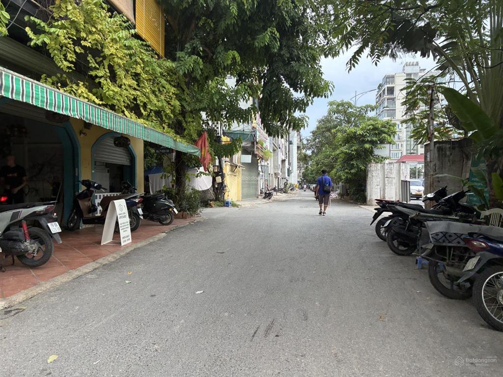 Bán nhà đẹp tây hồ, 4 tầng, 20m ra ô tô, full nội thất vào ở luôn 28m2 giá 7,5 tỷ  0987 396 ***