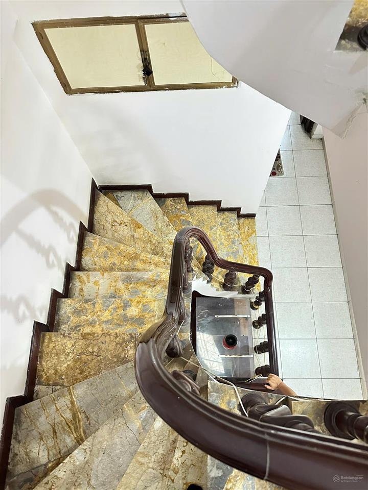 Bán nhà phân lô la thành, ba đình, 30m2, nhà 5 tầng, ô tô vào nhà, trước nhà 3,5m giá 11,2 tỷ
