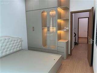 Bán nhà ngọc khánh, 33m2, nhà 5 tầng, full nội thất, lô góc 2 thoáng gần hồ, giá 9,7 tỷ có tl
