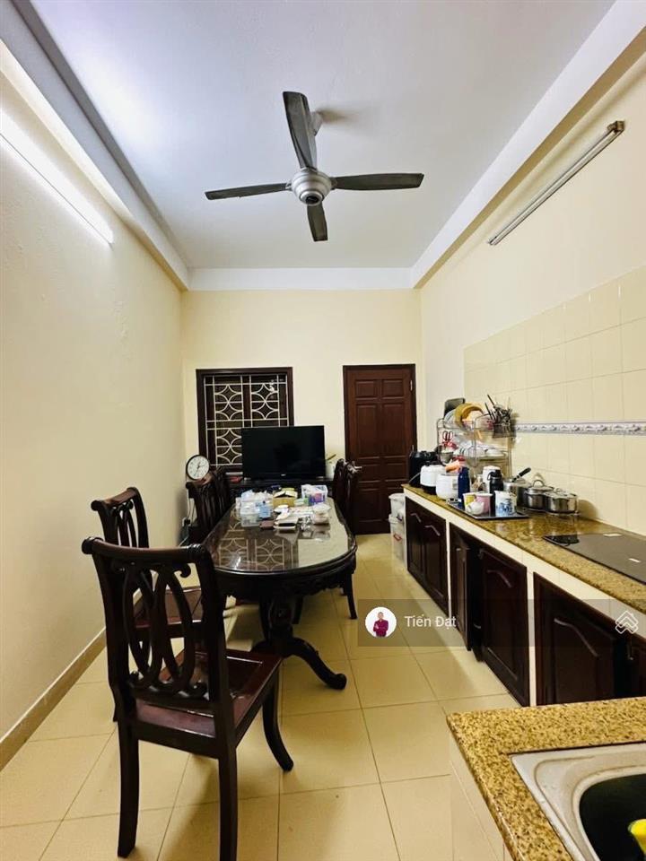Bán nhà riêng 409 kim mã,gần hồ ngọc khánh,nhà dân xây,diện tích 63m2 ,2 thoáng sáng , xem là mua.