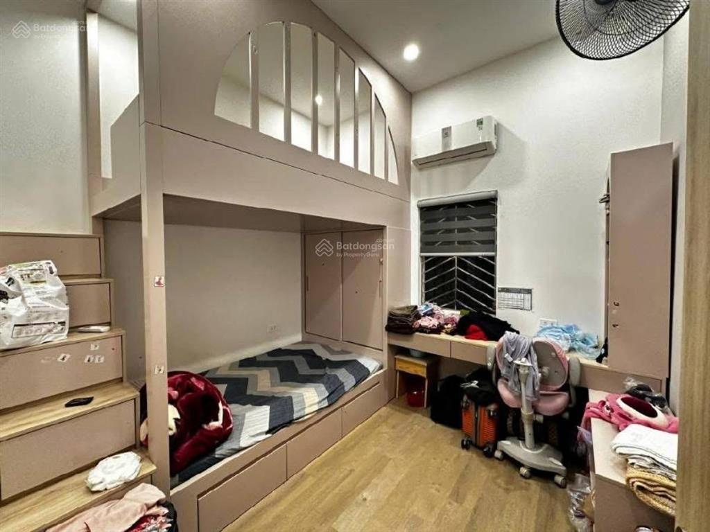 Bán nhà võng thị, 42m2, nhà 4 tầng 4pn, ngõ thông, nhà dân, sổ vuông giá 10,4 tỷ có thương lượng.
