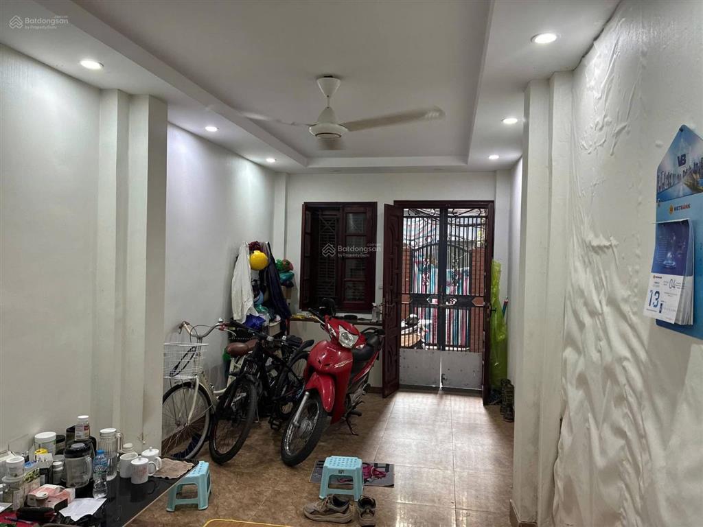 Bán nhà phố hào nam đống đa, 3 tầng,đầy đủ công năng ,38m2 giá 6,3 tỷ có thương lượng  0987 396 ***