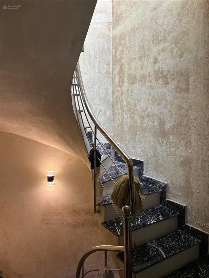 Bán nhà phố hào nam đống đa, 3 tầng,đầy đủ công năng ,38m2 giá 6,3 tỷ có thương lượng  0987 396 ***