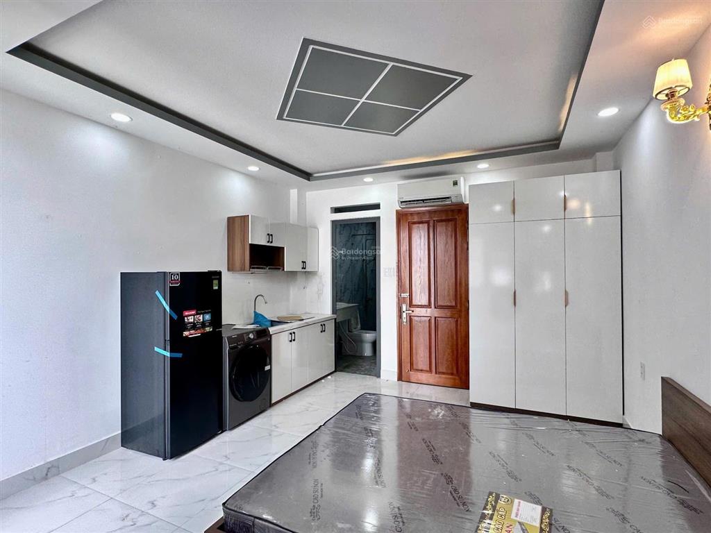 Cho thuê phòng 40m2 full nội thất, có ban công, ngay huỳnh văn bánh q. phú nhuận gần quận 3