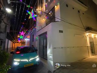 Xe hơi đỗ cửa  khu phan xích long  căn góc 3 tầng nhà đẹp. chỉ 6,95 tỷ