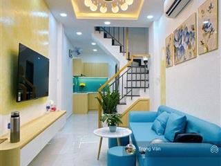 Chỉ 4,55 tỷ  sổ 28,7 m²  sát mặt tiền ra rạch bùng bình  nhà đẹp 2pn 2wc