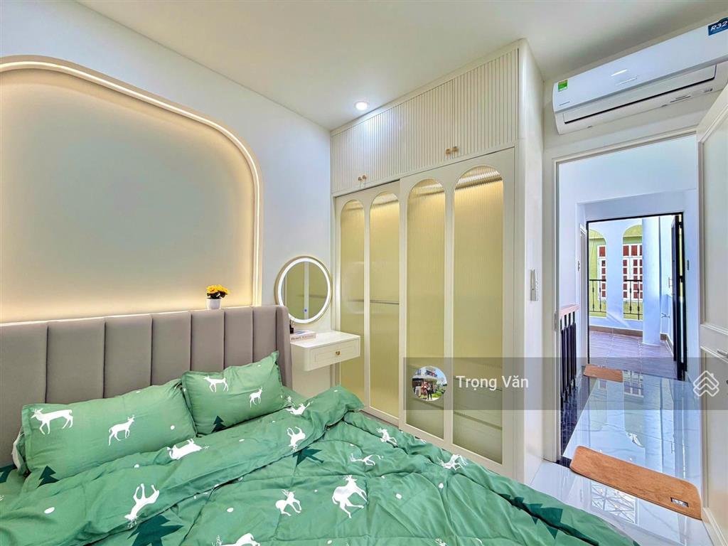 Hẻm 4m sát mặt tiền khu phan xích long  nhà đẹp 4 tầng 4pn. chỉ 7,6 tỷ