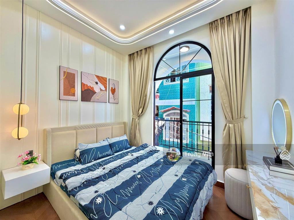 Hẻm 4m sát mặt tiền khu phan xích long  nhà đẹp 4 tầng 4pn. chỉ 7,6 tỷ