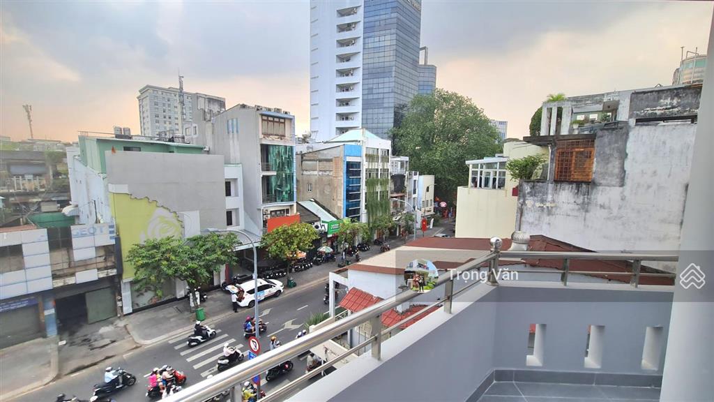 Chỉ 9,4tỷ  cho thuê được 42 triệu  nhà 4 tầng mặt đường trương hán siêu, p. đa kao