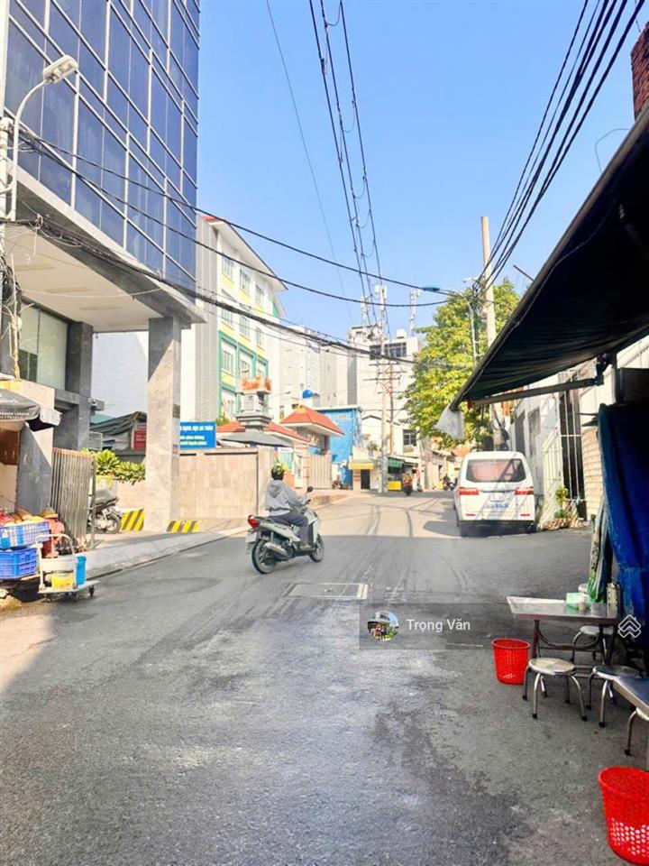 Mặt đường lê quý đôn giáp ranh q3  nhà 3 tầng 4pn  sổ 51m2. chỉ 9,9 tỷ