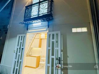 Chỉ 2,3 tỷ  xe hơi đỗ cửa  căn góc 3 tấm hc đủ