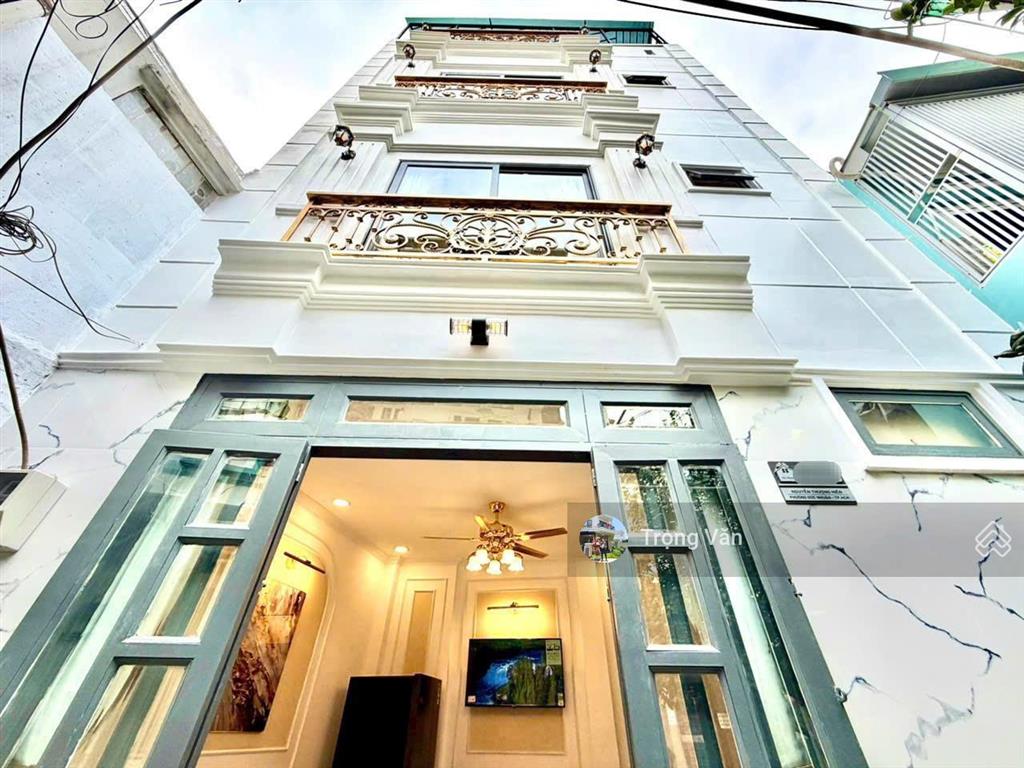 Chỉ 4,79 tỷ  hẻm trước nhà 4,5m  không lộ giới  nhà 4 tầng btct lung linh