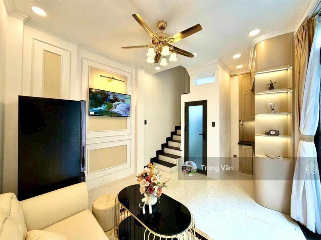 Chỉ 4,79 tỷ  hẻm trước nhà 4,5m  không lộ giới  nhà 4 tầng btct lung linh