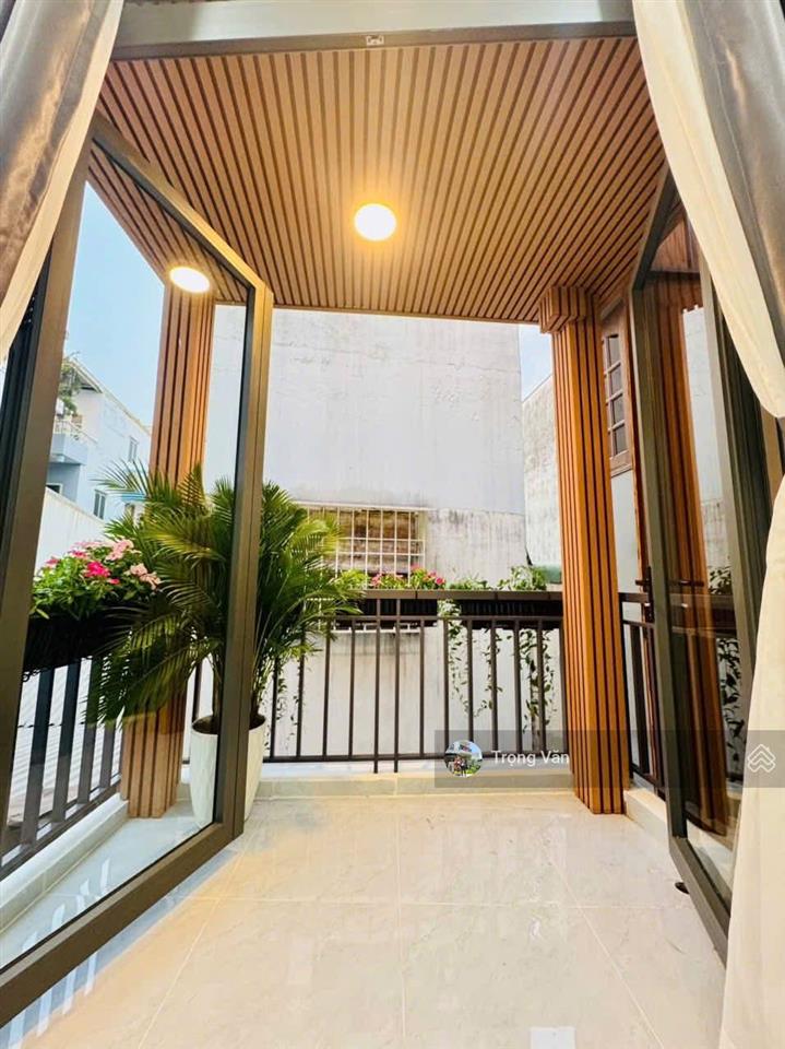Sau lưng căn mặt tiền nguyễn thượng hiền  3 tầng 3pn 4wc hc đủ. chỉ 4,9 tỷ