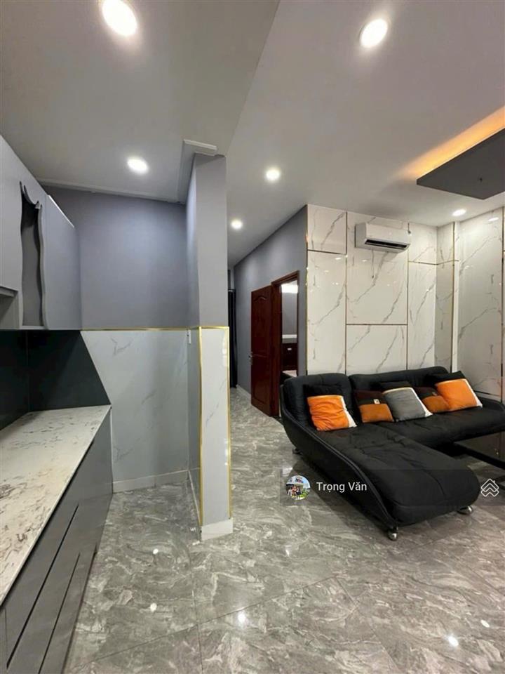 Chỉ 12,8 tỷ  trước nhà 5m  sát mt an dương vương giáp q1  diện tích lớn  nhà 3 tầng 5pn 4wc