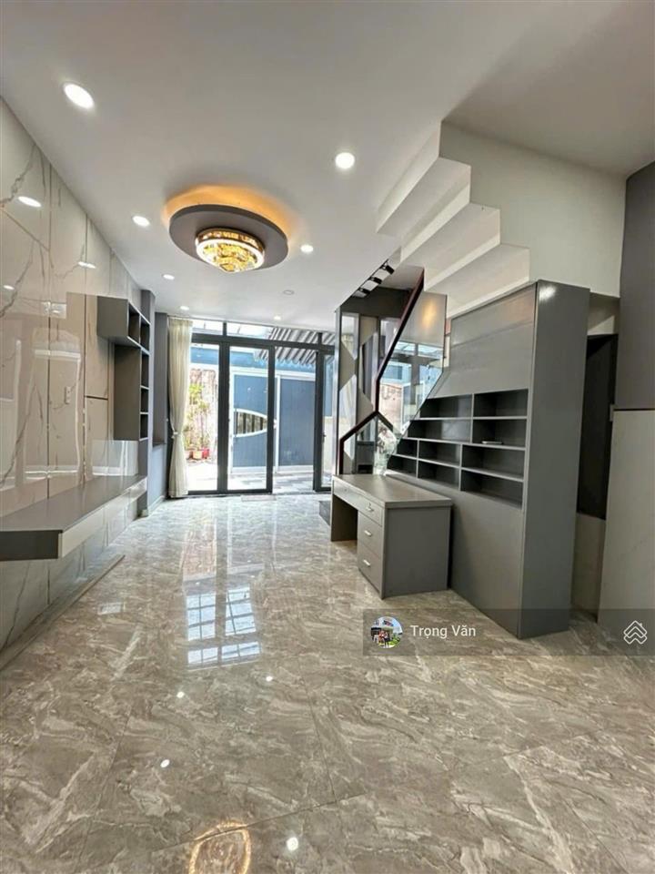 Chỉ 12,8 tỷ  trước nhà 5m  sát mt an dương vương giáp q1  diện tích lớn  nhà 3 tầng 5pn 4wc