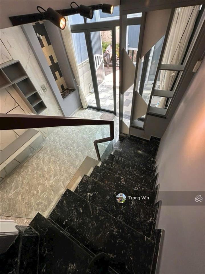 Chỉ 12,8 tỷ  trước nhà 5m  sát mt an dương vương giáp q1  diện tích lớn  nhà 3 tầng 5pn 4wc