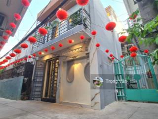 Sát khu phan xích long  nhà đẹp 3 phòng ngủ  ngang 4m. chỉ 5,2 tỷ