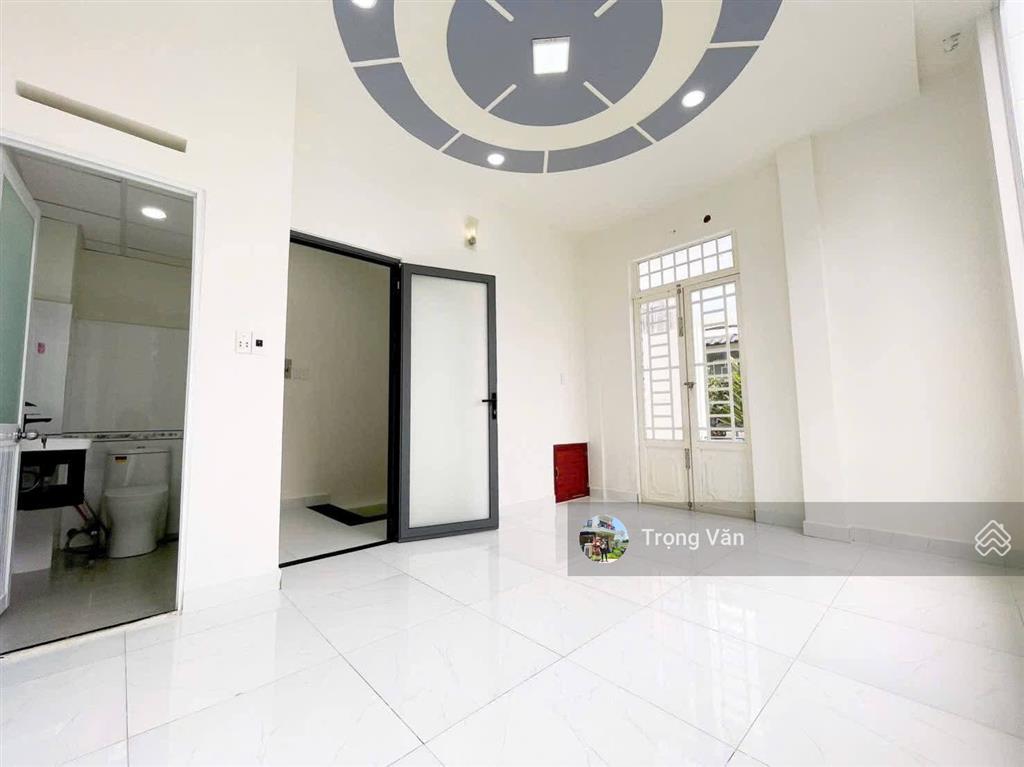 Căn góc hẻm 3,5m thông hoàng sa  4 tầng 3pn 4wc  ngang 4,57m. chỉ 4,25 tỷ