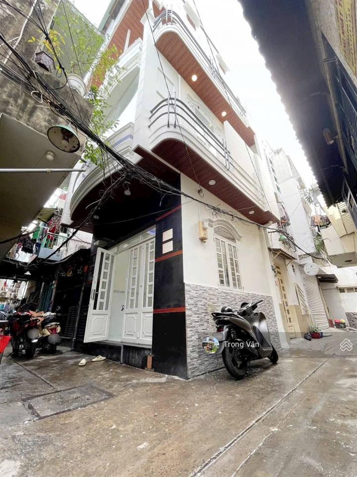 Căn góc hẻm 3,5m thông hoàng sa  4 tầng 3pn 4wc  ngang 4,57m. chỉ 4,25 tỷ