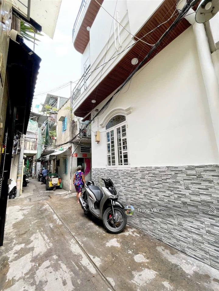 Căn góc hẻm 3,5m thông hoàng sa  4 tầng 3pn 4wc  ngang 4,57m. chỉ 4,25 tỷ