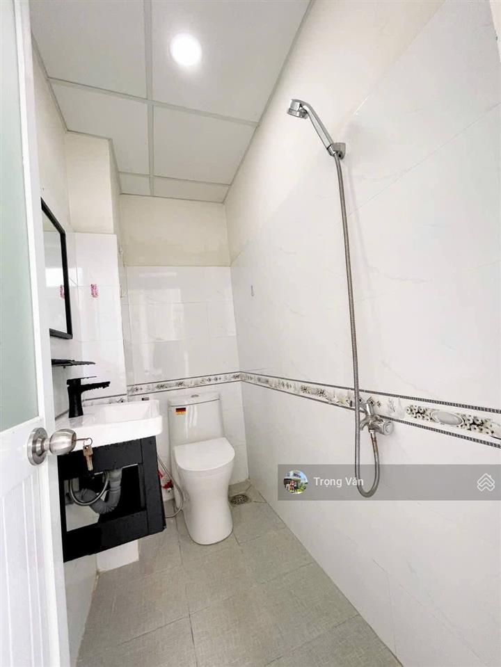Căn góc hẻm 3,5m thông hoàng sa  4 tầng 3pn 4wc  ngang 4,57m. chỉ 4,25 tỷ