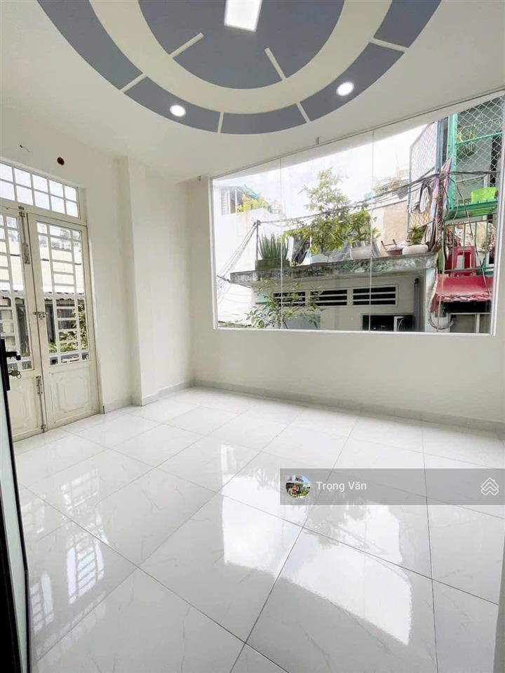 Căn góc hẻm 3,5m thông hoàng sa  4 tầng 3pn 4wc  ngang 4,57m. chỉ 4,25 tỷ