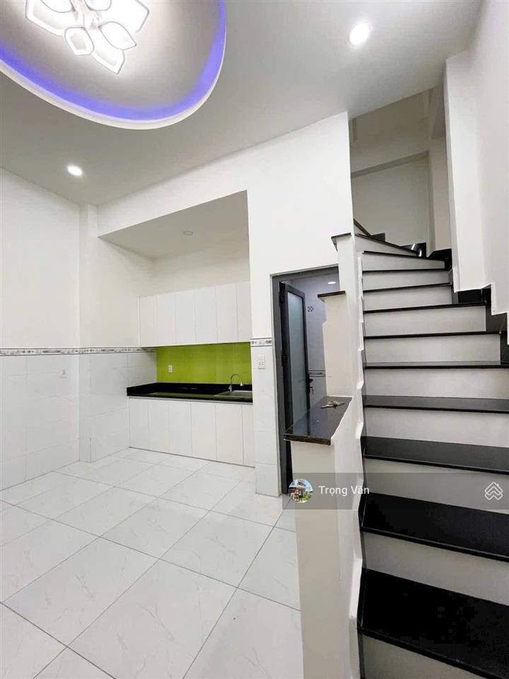 Căn góc hẻm 3,5m thông hoàng sa  4 tầng 3pn 4wc  ngang 4,57m. chỉ 4,25 tỷ