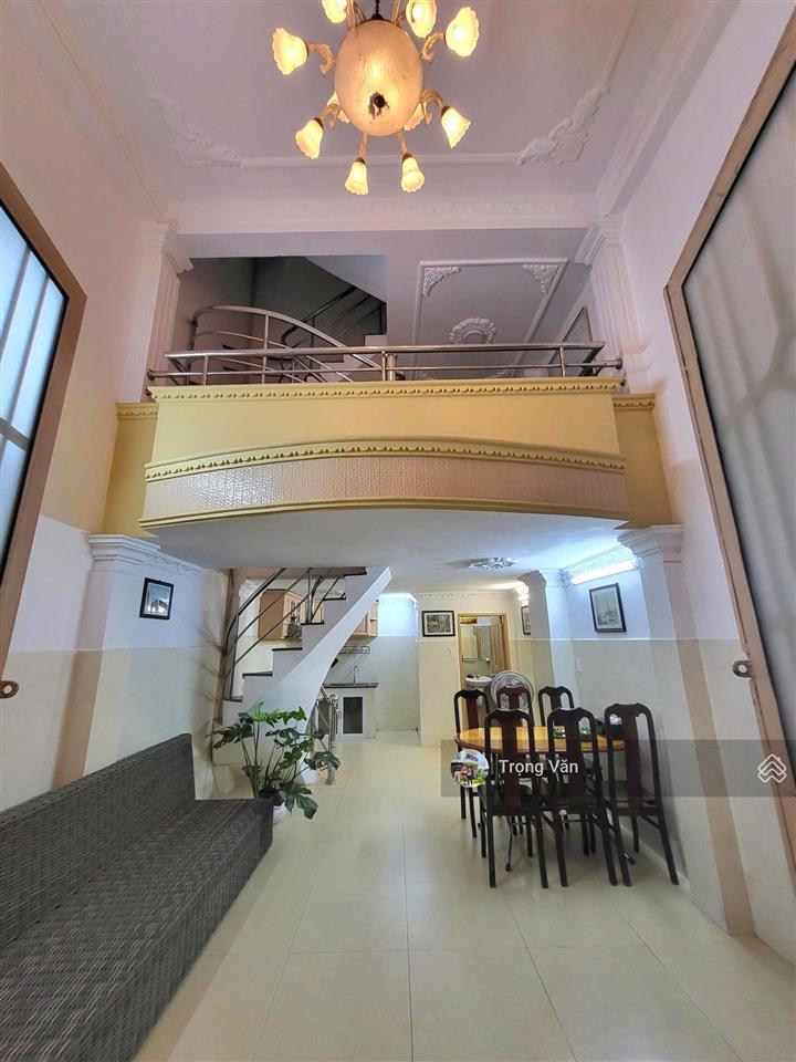 Chỉ 10,5 tỷ  nhà 5 tầng mặt đường số 8,5m ngay tân vĩnh  kế khu thể thao q4 đang xây