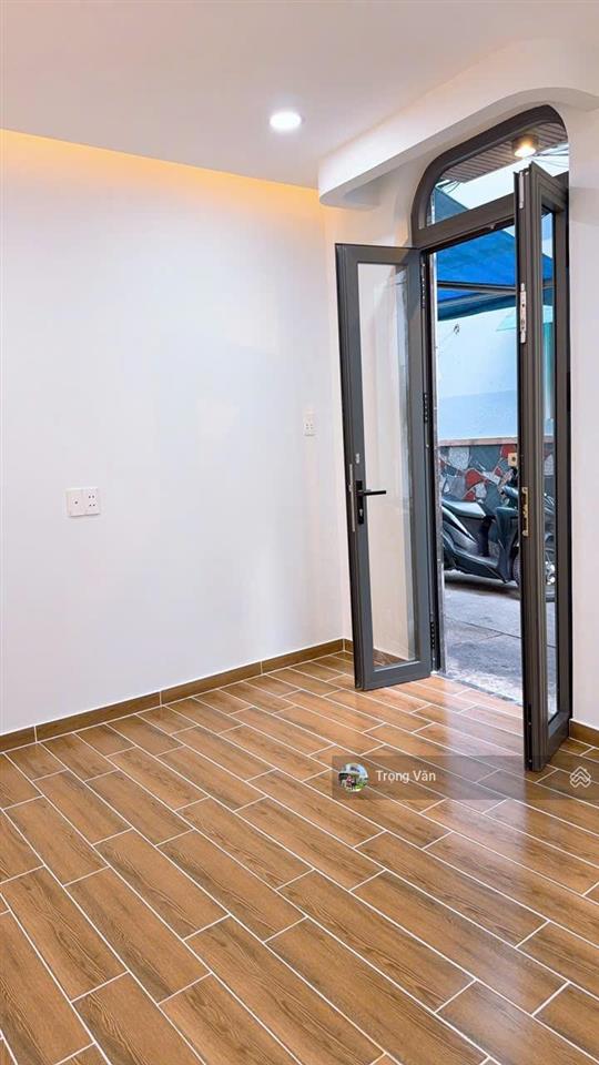 Lê hồng phong giáp q1  nhà mới 3pn 3wc  có 2 mặt hẻm  diện tích đất 40,5m². giá 7,3 tỷ