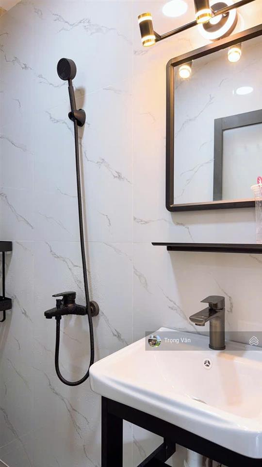 Lê hồng phong giáp q1  nhà mới 3pn 3wc  có 2 mặt hẻm  diện tích đất 40,5m². giá 7,3 tỷ